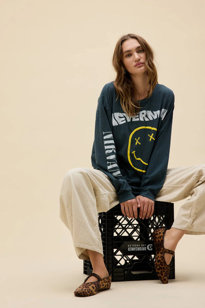 Daydreamer Nirvana Nevermind Smiley Merch L/S in Vintage Black