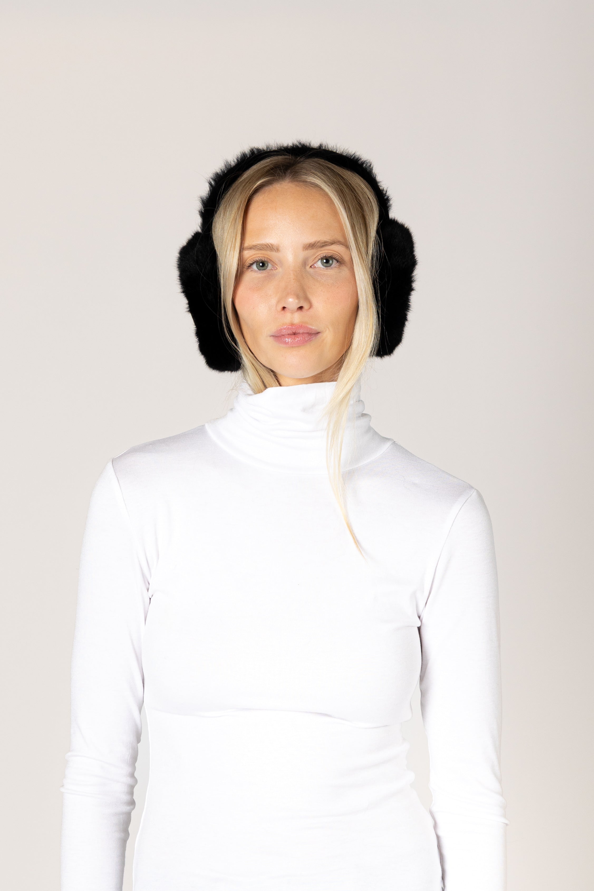 Lyla & Luxe Classic Fuzzy Earmuff in Black