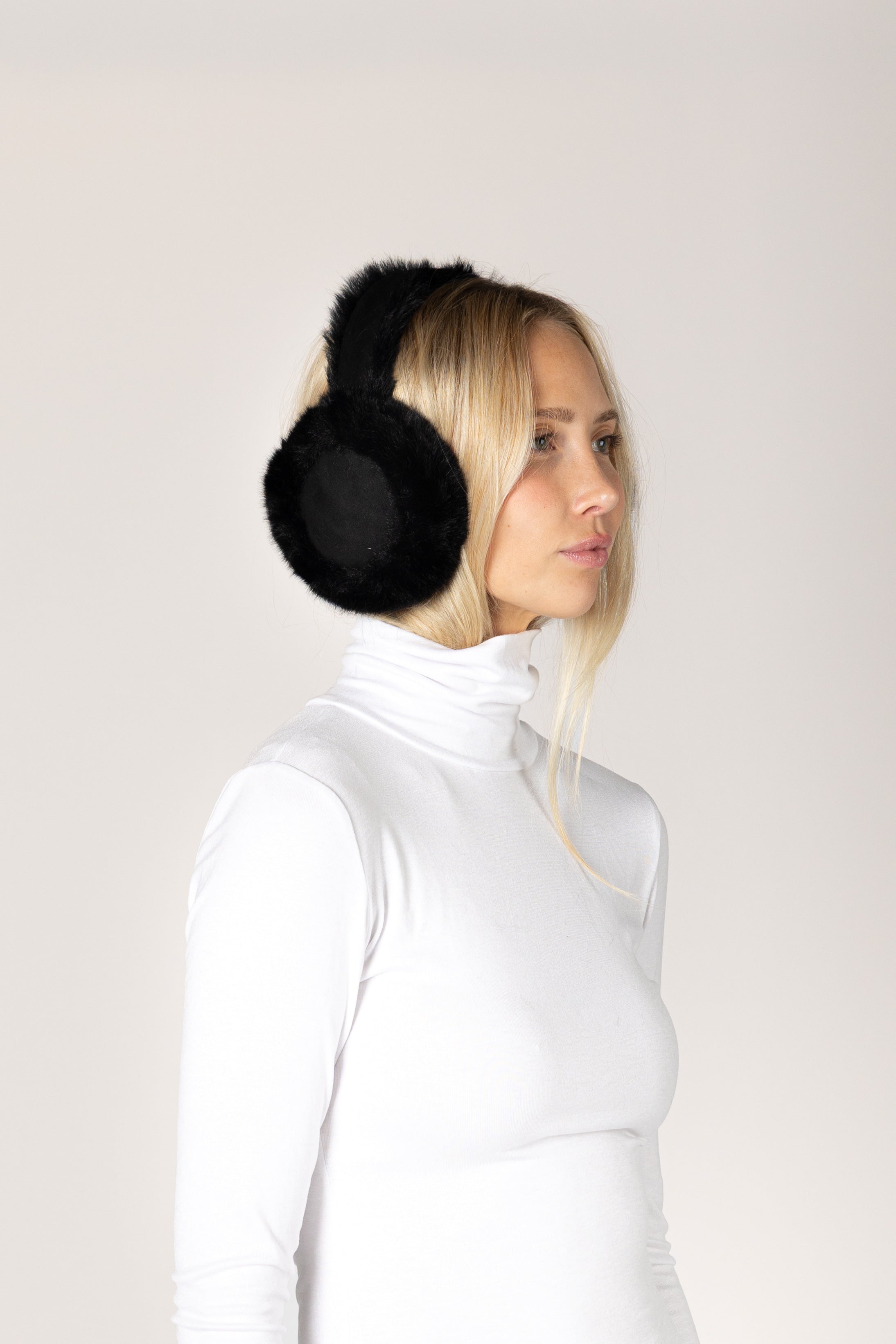 Lyla & Luxe Classic Fuzzy Earmuff in Black