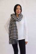 Lyla & Luxe Houndstooth Supersoft Scarf in Black/White