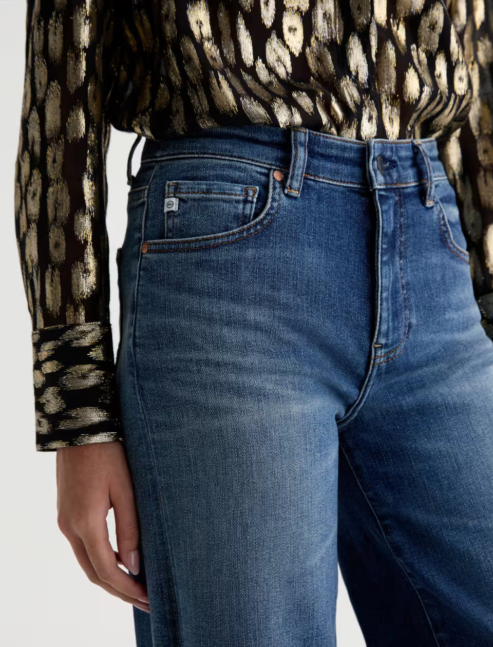 AG Saige Mid-Rise Wide Leg in 14 Years Bluegrass