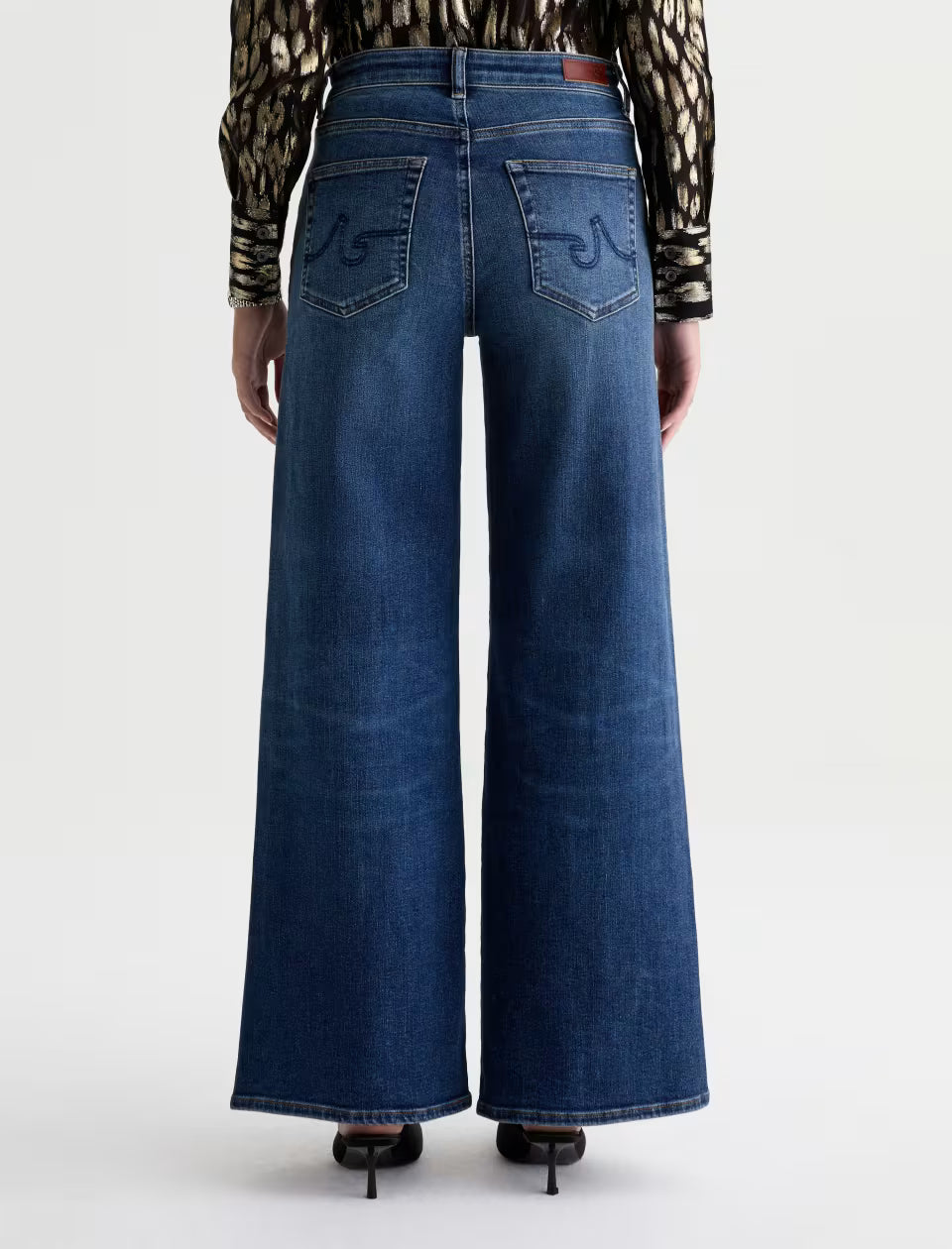 AG Saige Mid-Rise Wide Leg in 14 Years Bluegrass