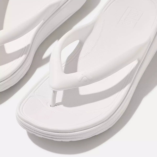 FitFlop RELIEFF Recovery Toe-Post Sandals in Urban White