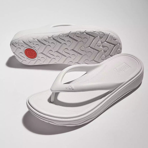 FitFlop RELIEFF Recovery Toe-Post Sandals in Urban White