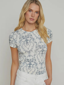 L'AGENCE Ressi Crew S/S Tee in Wht/Blu Baroque Swirl