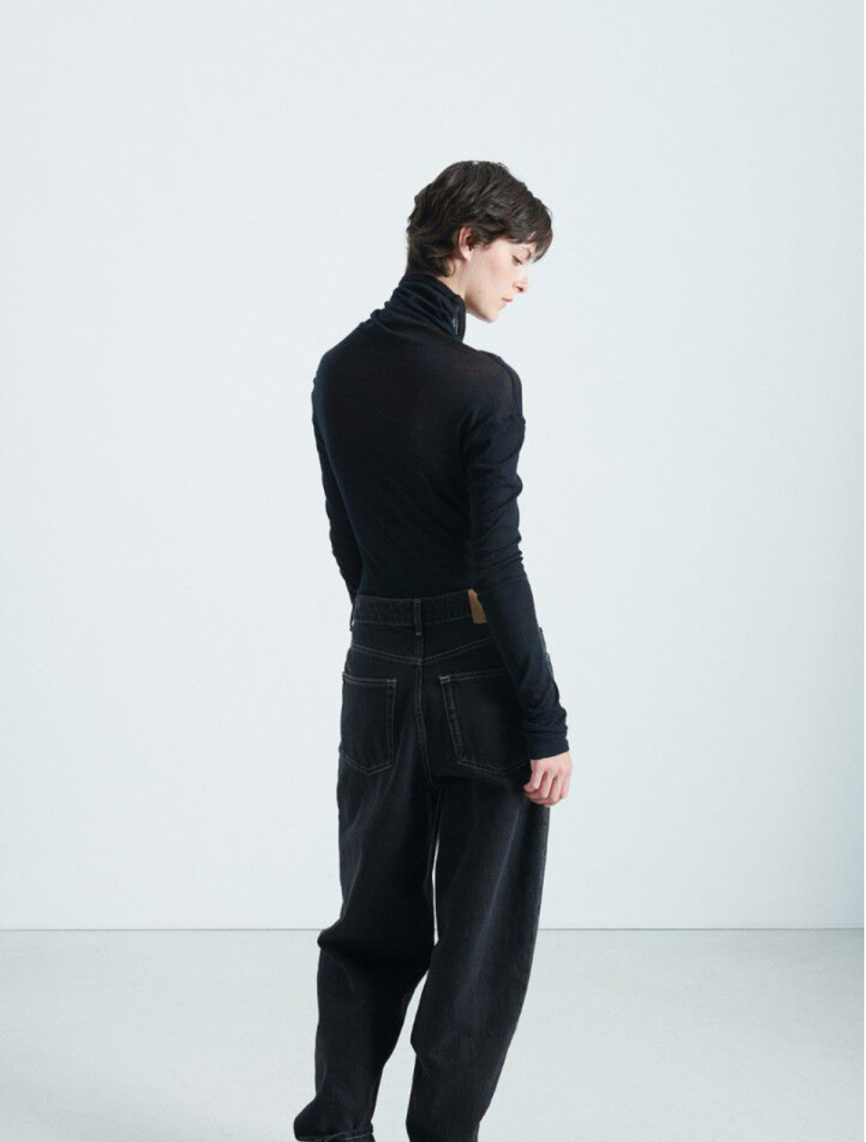 American Vintage MASSACHUSETTS Rolled Neck Tee in Black