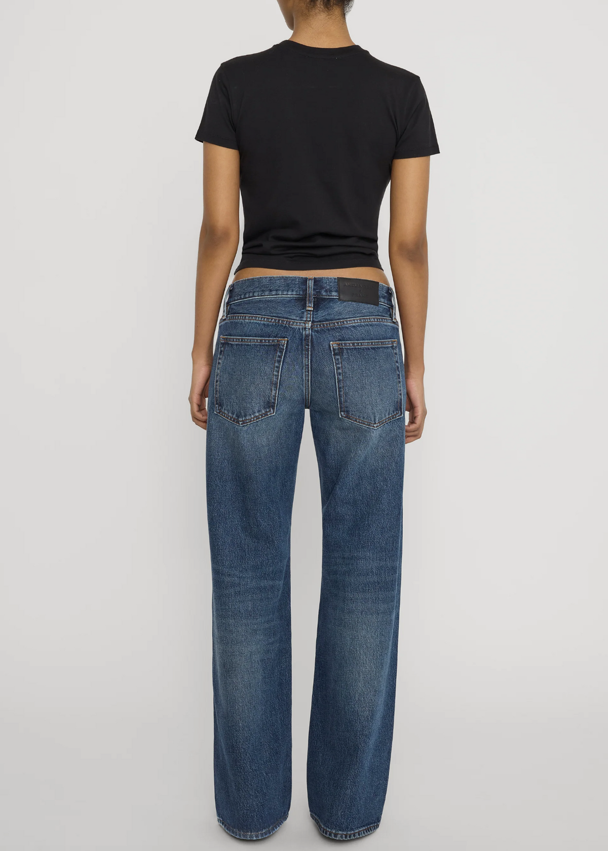 FRAME The Gray Pixie Low-Rise Wide Leg in Tolerate