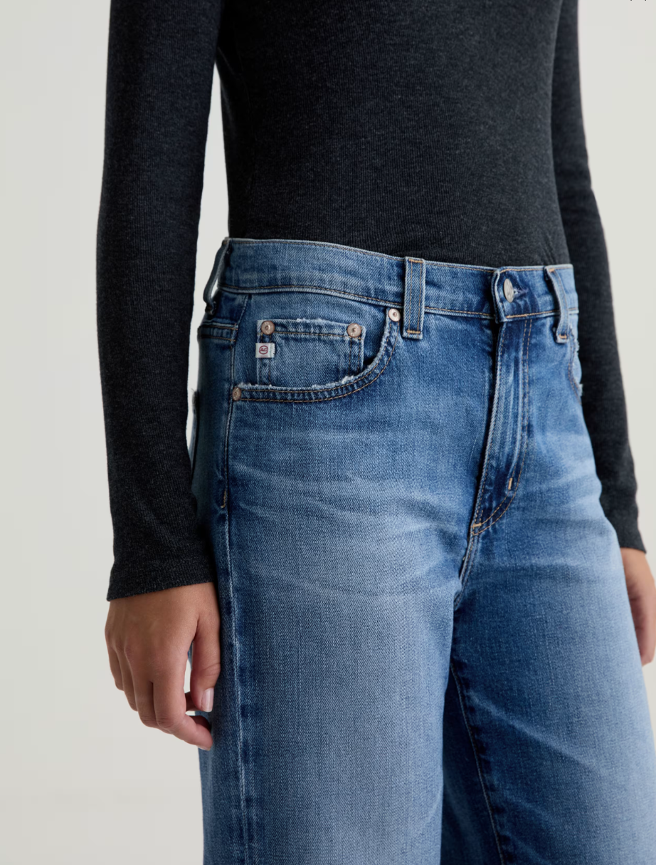 AG Brinley Mid-Rise Straight Crop Jean in 17 Years Mystery