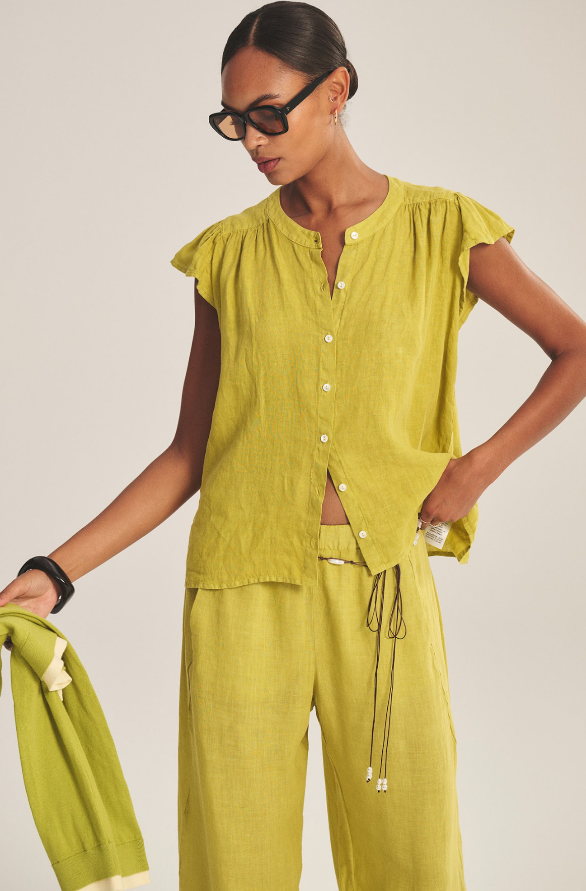 Velvet Janey Woven Linen S/S Top in Citron