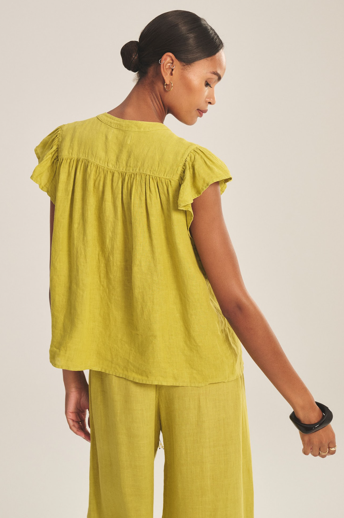 Velvet Janey Woven Linen S/S Top in Citron
