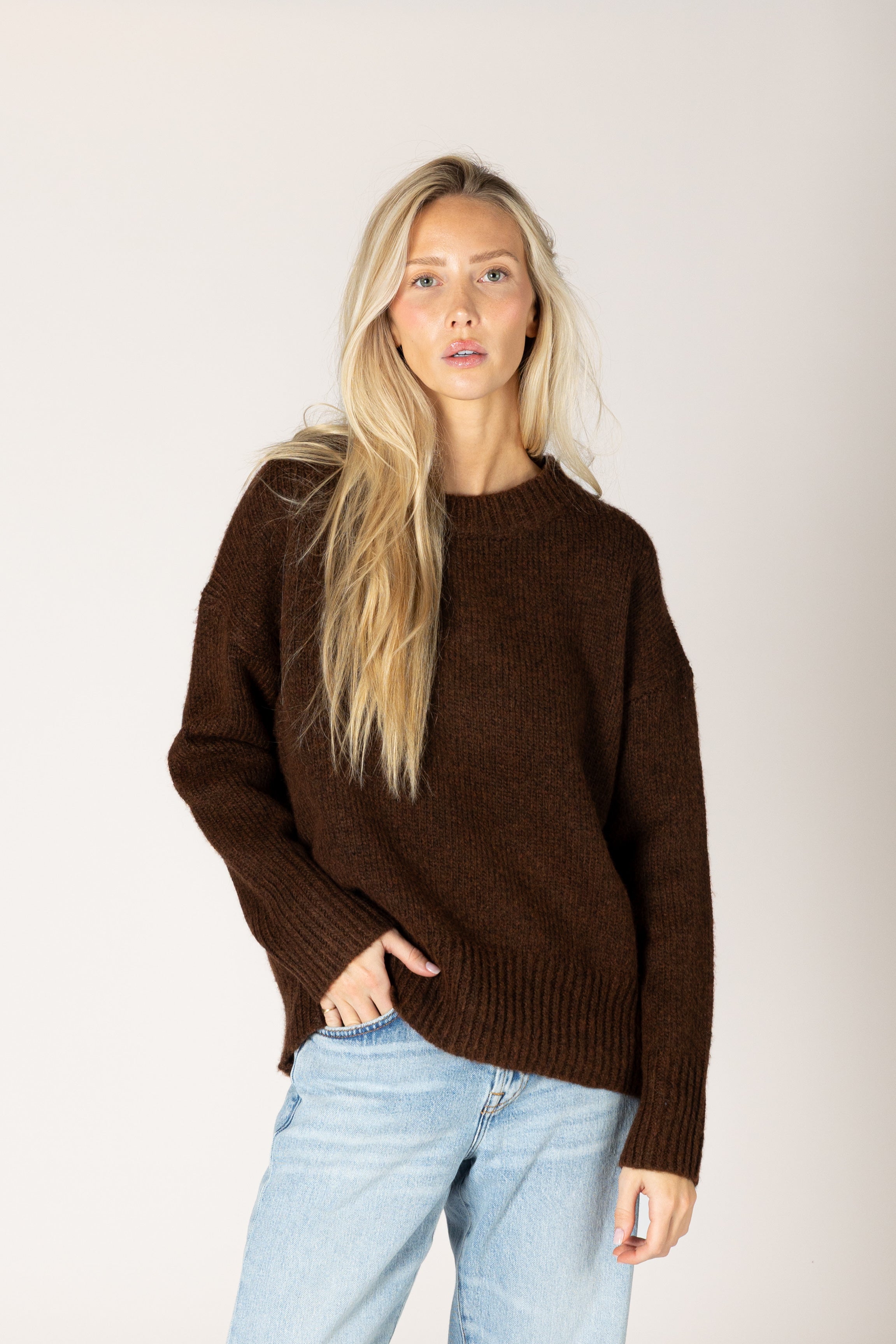Lyla & Luxe Tanya Classic Sweater in Cocoa Mix