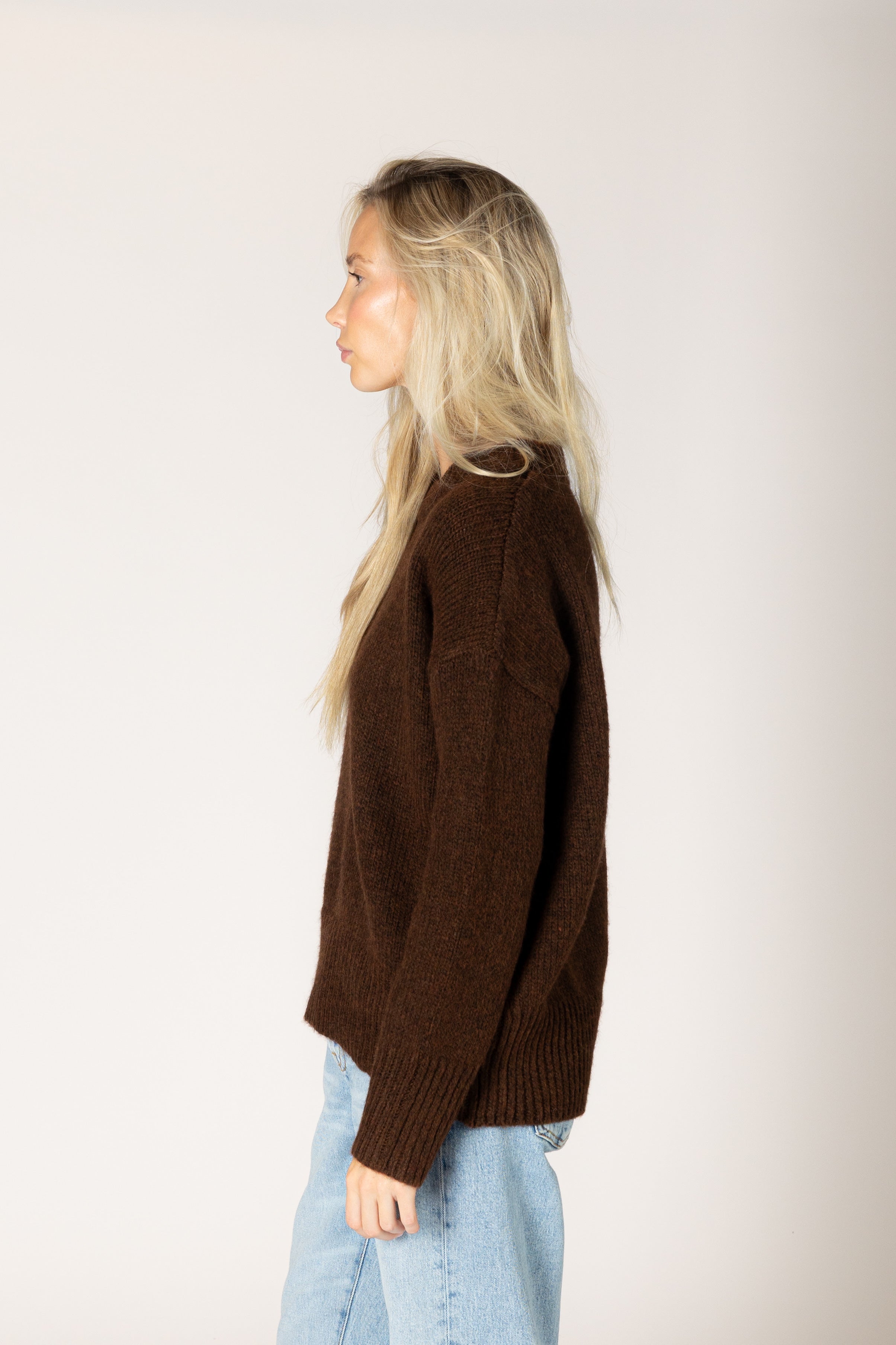 Lyla & Luxe Tanya Classic Sweater in Cocoa Mix