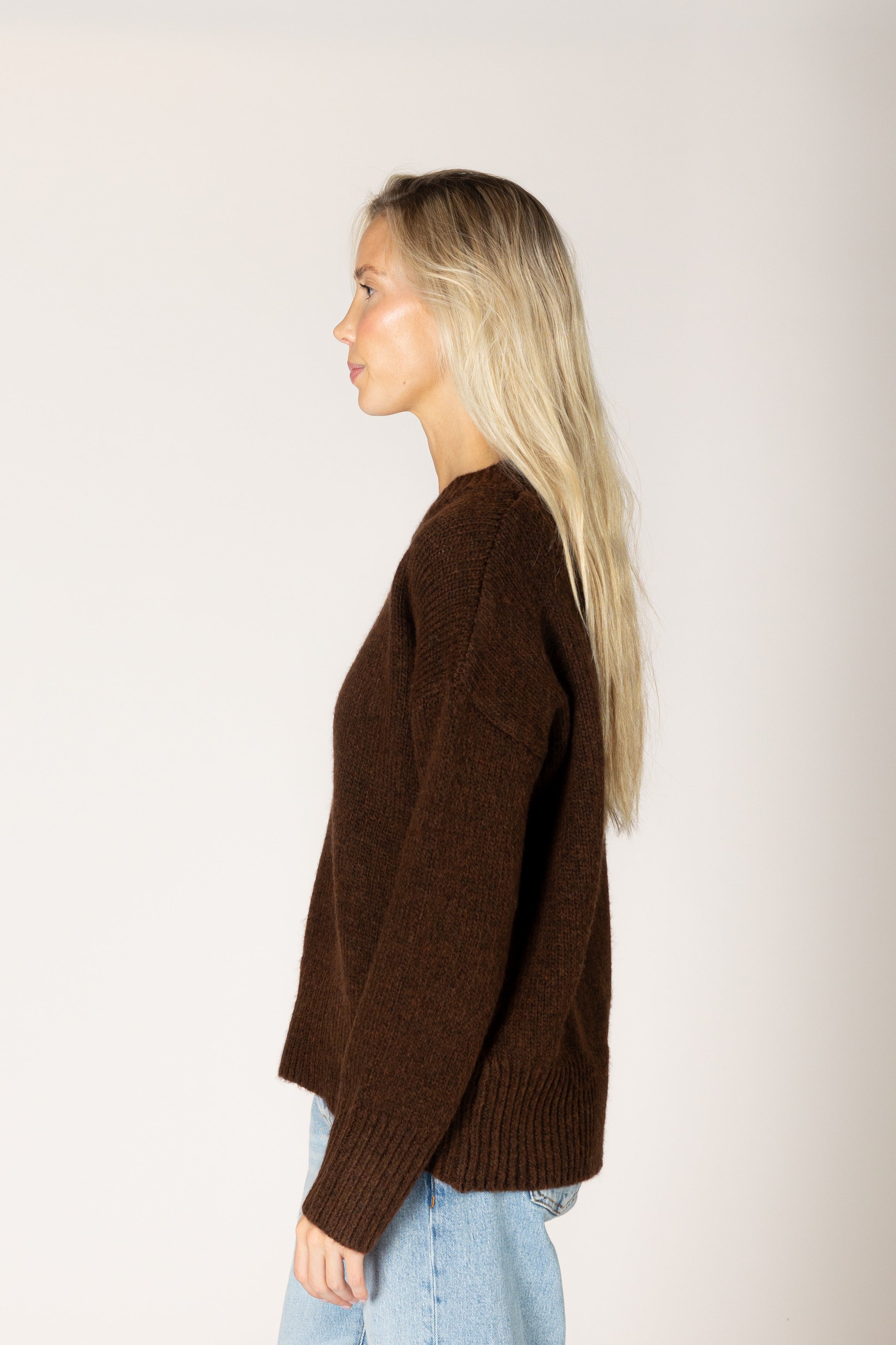 Lyla & Luxe Tanya Classic Sweater in Cocoa Mix