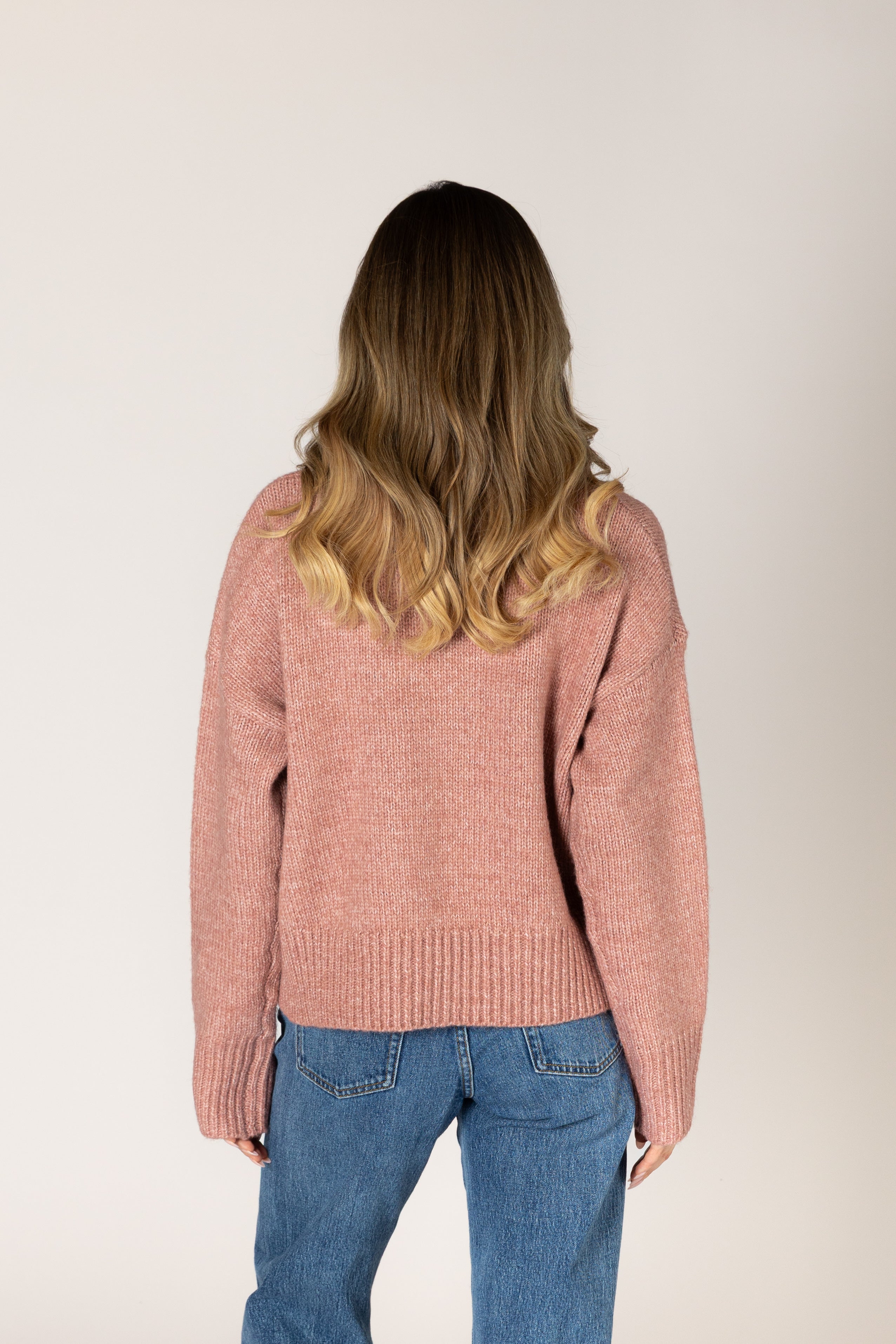 Lyla & Luxe Timmy Crew Sweater in Clay