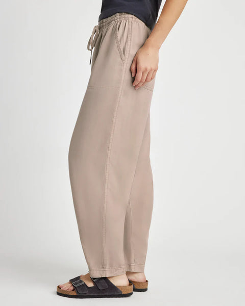 Splendid Ryan Drawstring Easy Pant in Cactus