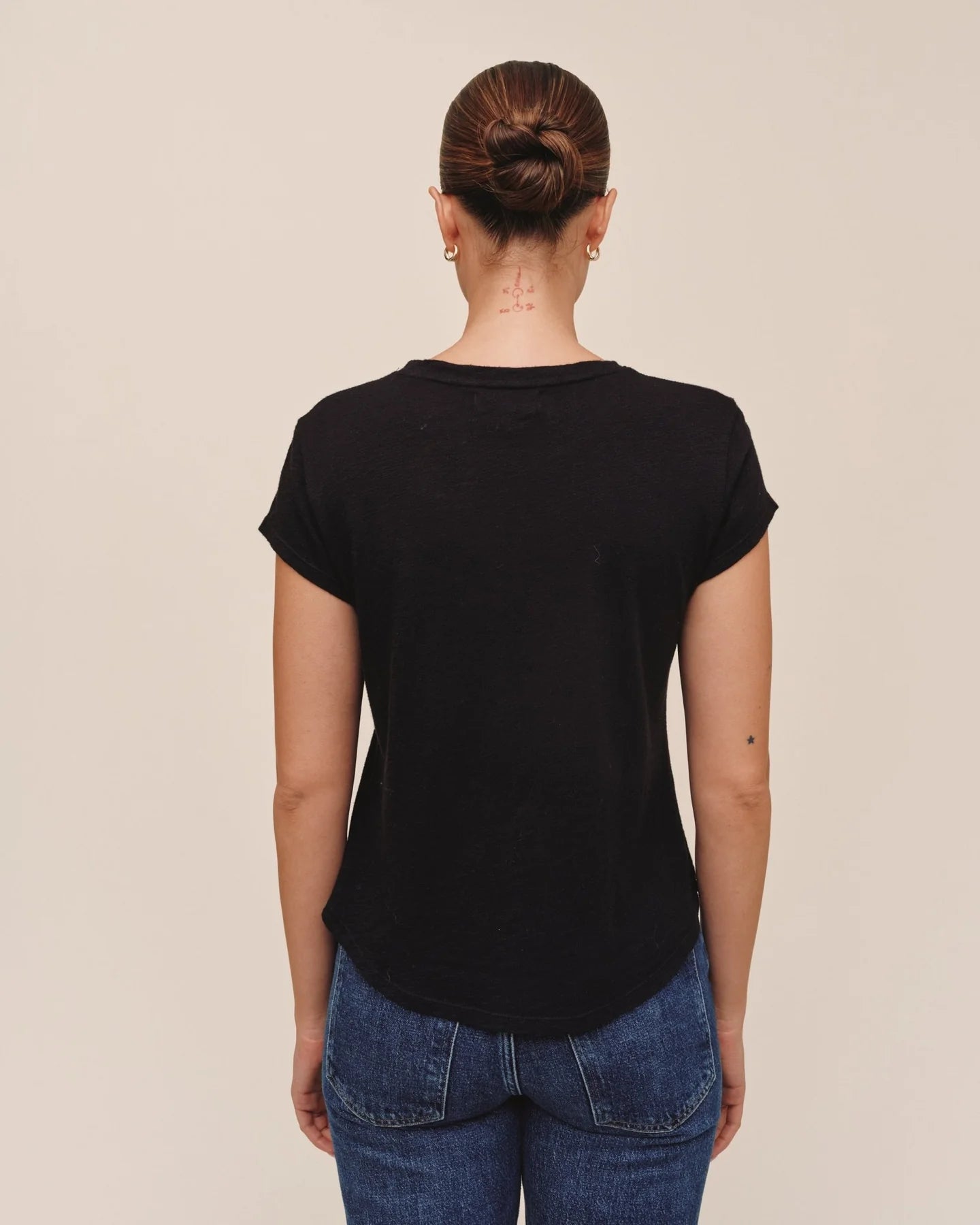 Bella Dahl Baby Crew Tee in Black