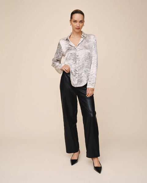 Bella Dahl Clean Hidden Placket Shirt in Snow Tiger