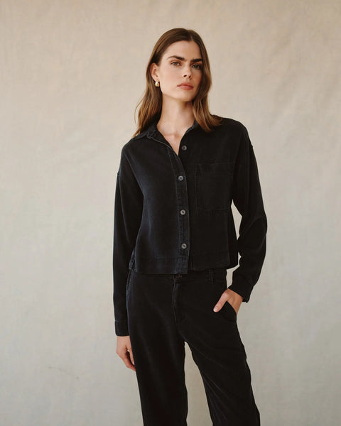 Bella Dahl Crop Pocket Button Down in Dark Graphite