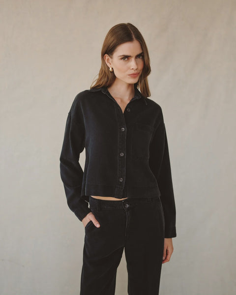 Bella Dahl Crop Pocket Button Down in Dark Graphite
