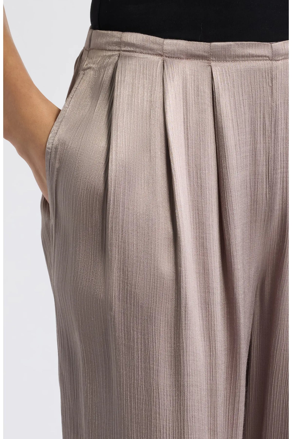 Bella Dahl Triple Pleated Wide Leg Pant in Moon