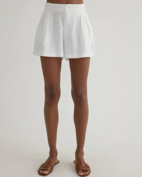 Bella Dahl Double Pleat Short in White
