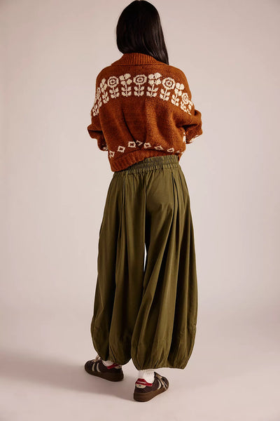 Free People Moonflower Solid Balloon Pant in Sage