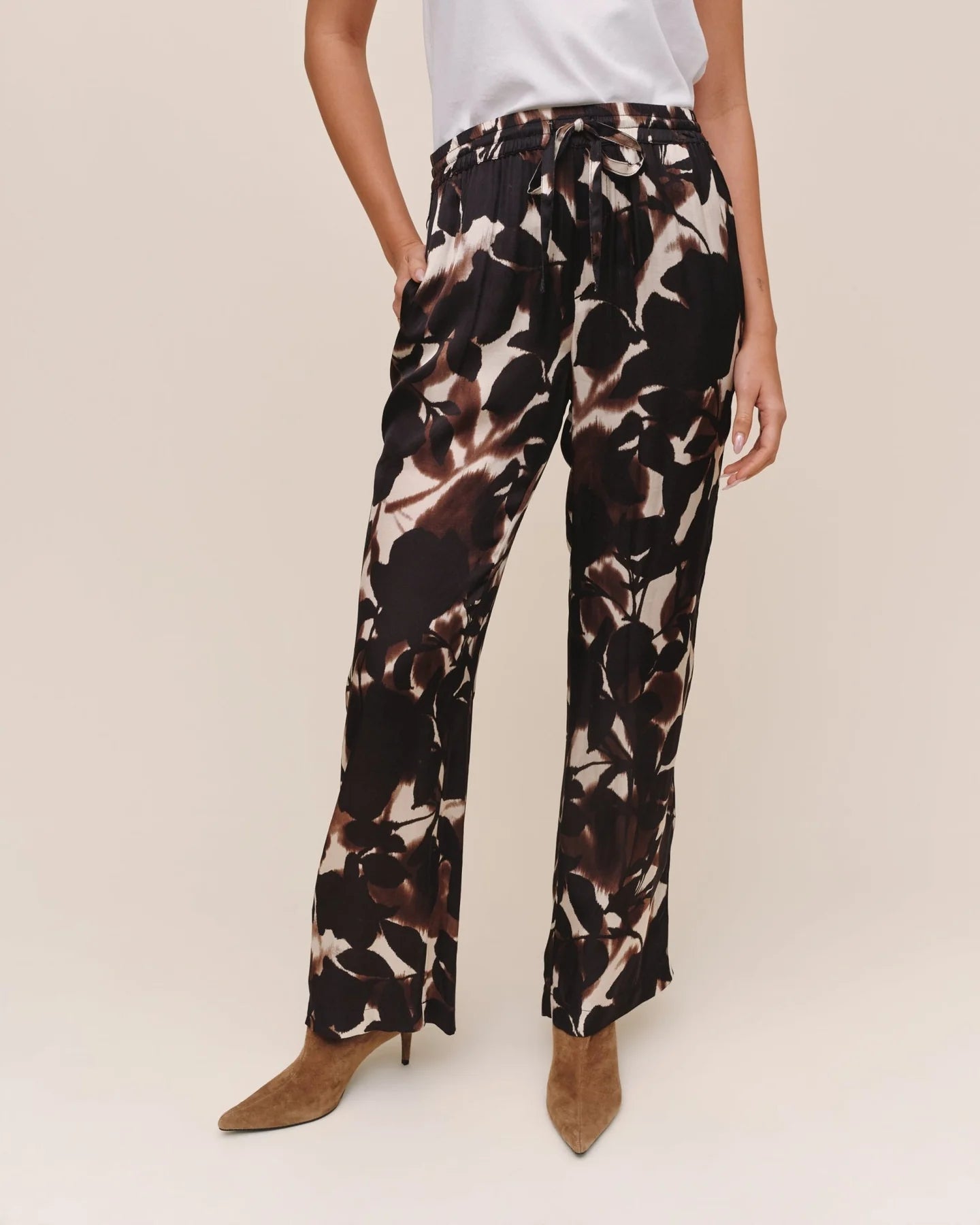 Bella Dahl Dressed Up Track Pant with Stripe in Shadow Floral Print