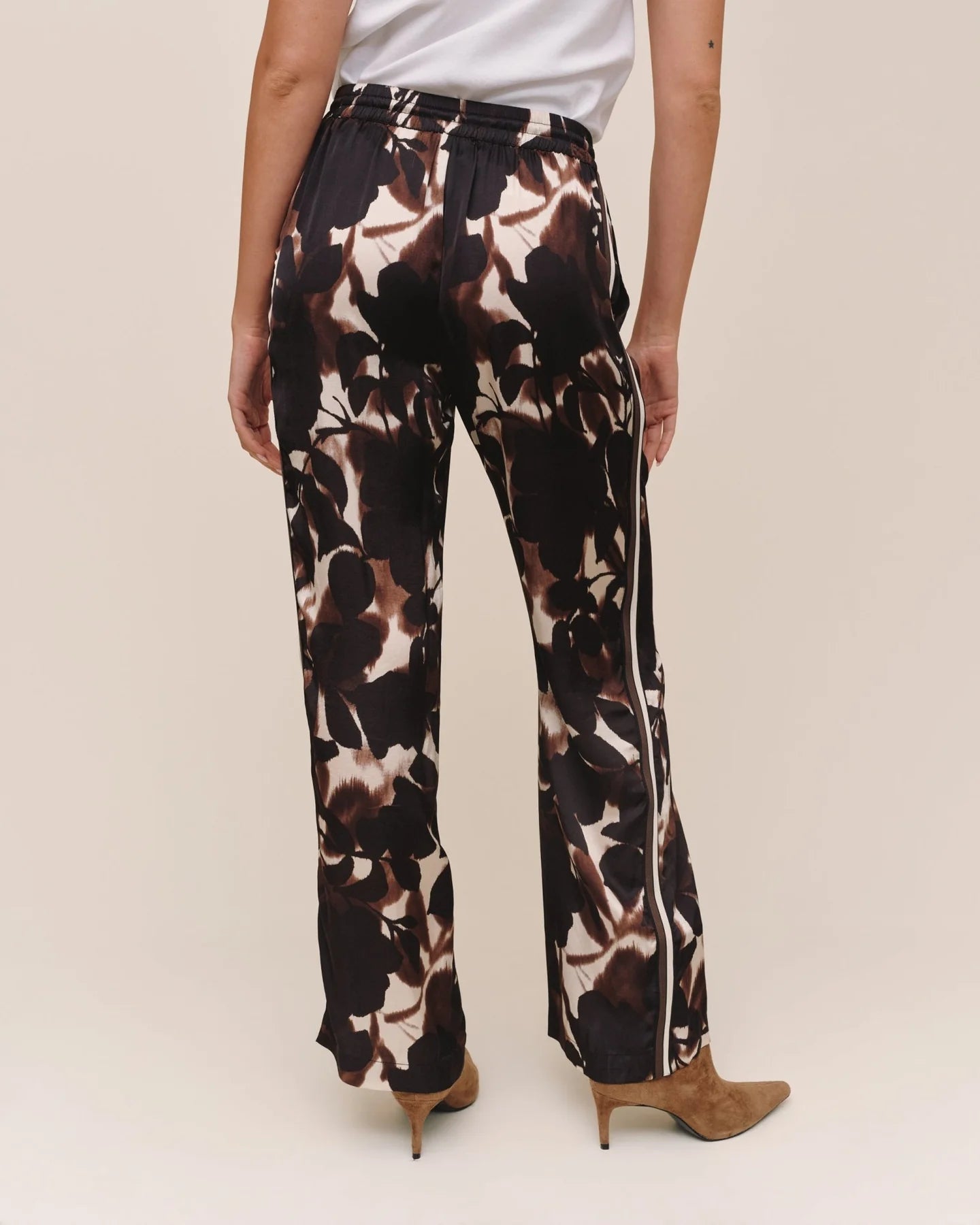 Bella Dahl Dressed Up Track Pant with Stripe in Shadow Floral Print