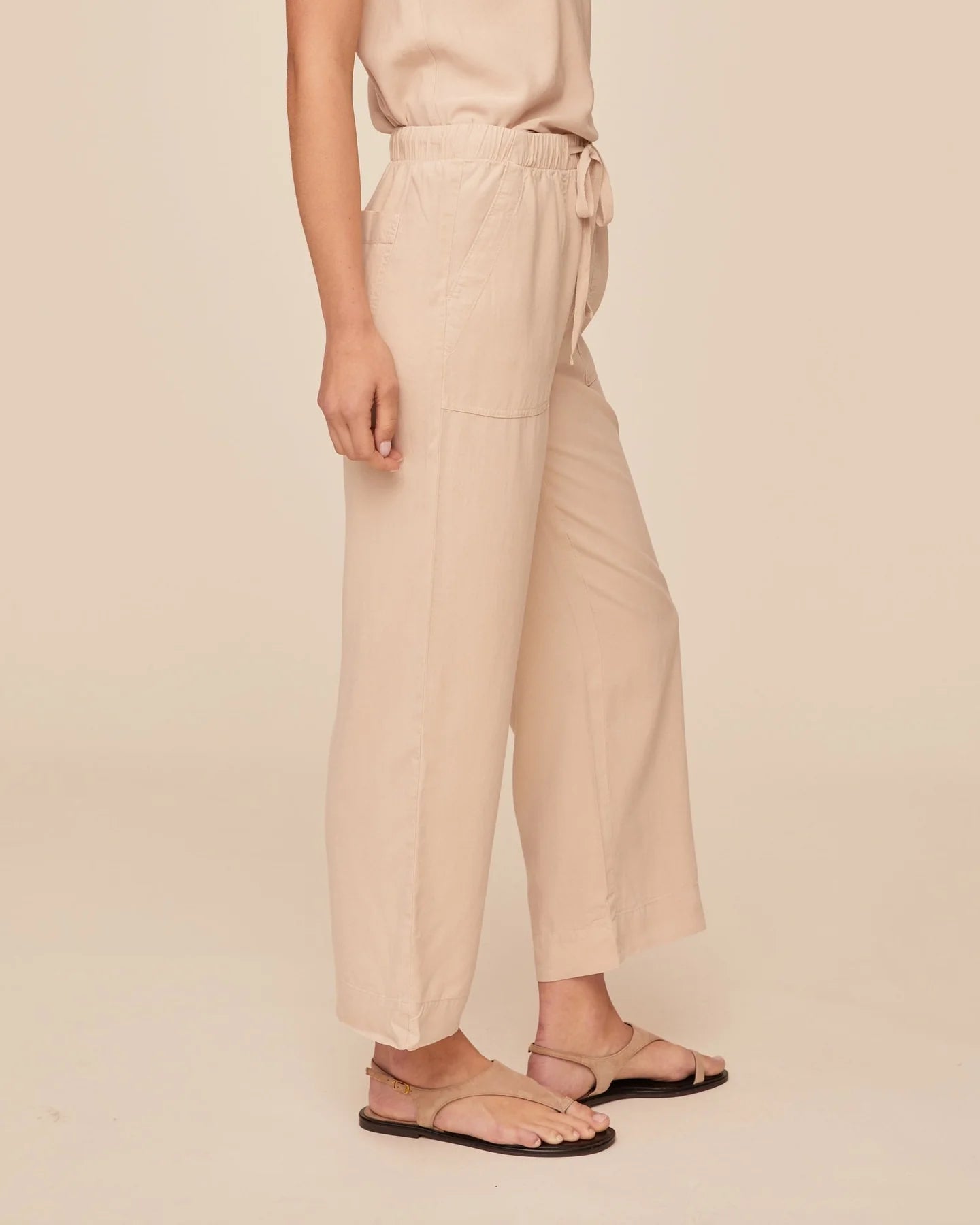 Bella Dahl Easy Pocket Wide Leg Crop in Linen Sand