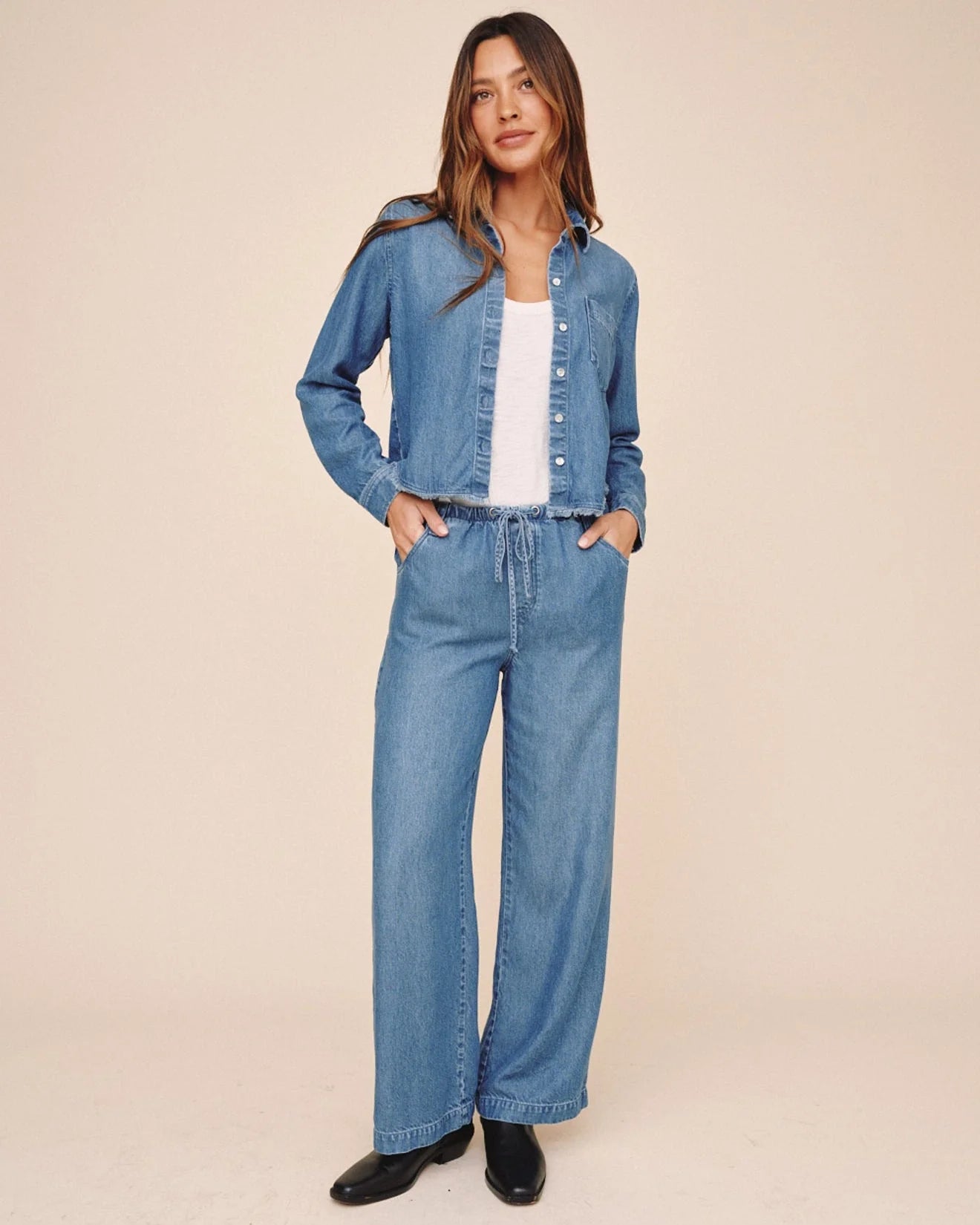 Bella Dahl Fray Hem Cropped Button Down in Indigo Mist