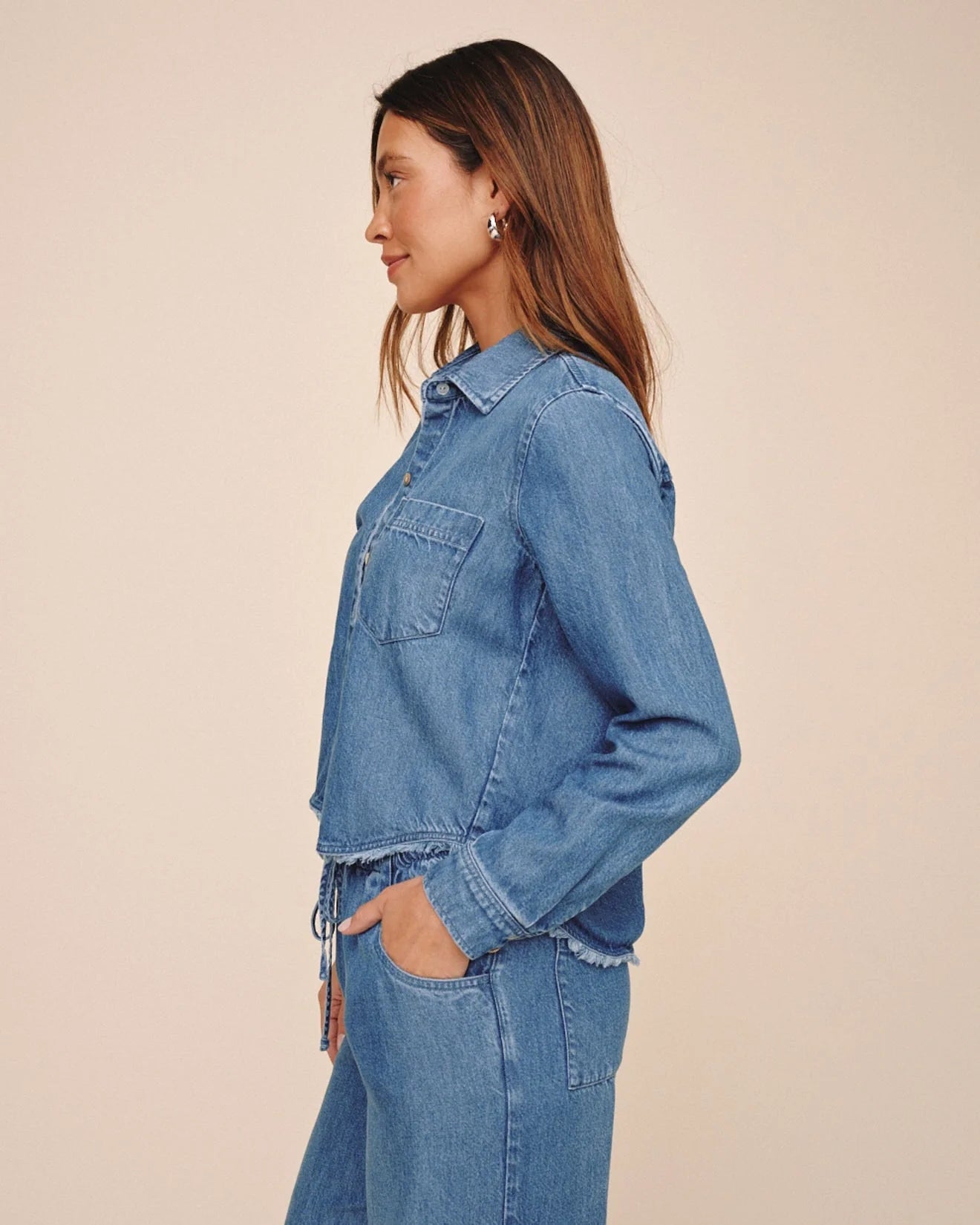 Bella Dahl Fray Hem Cropped Button Down in Indigo Mist