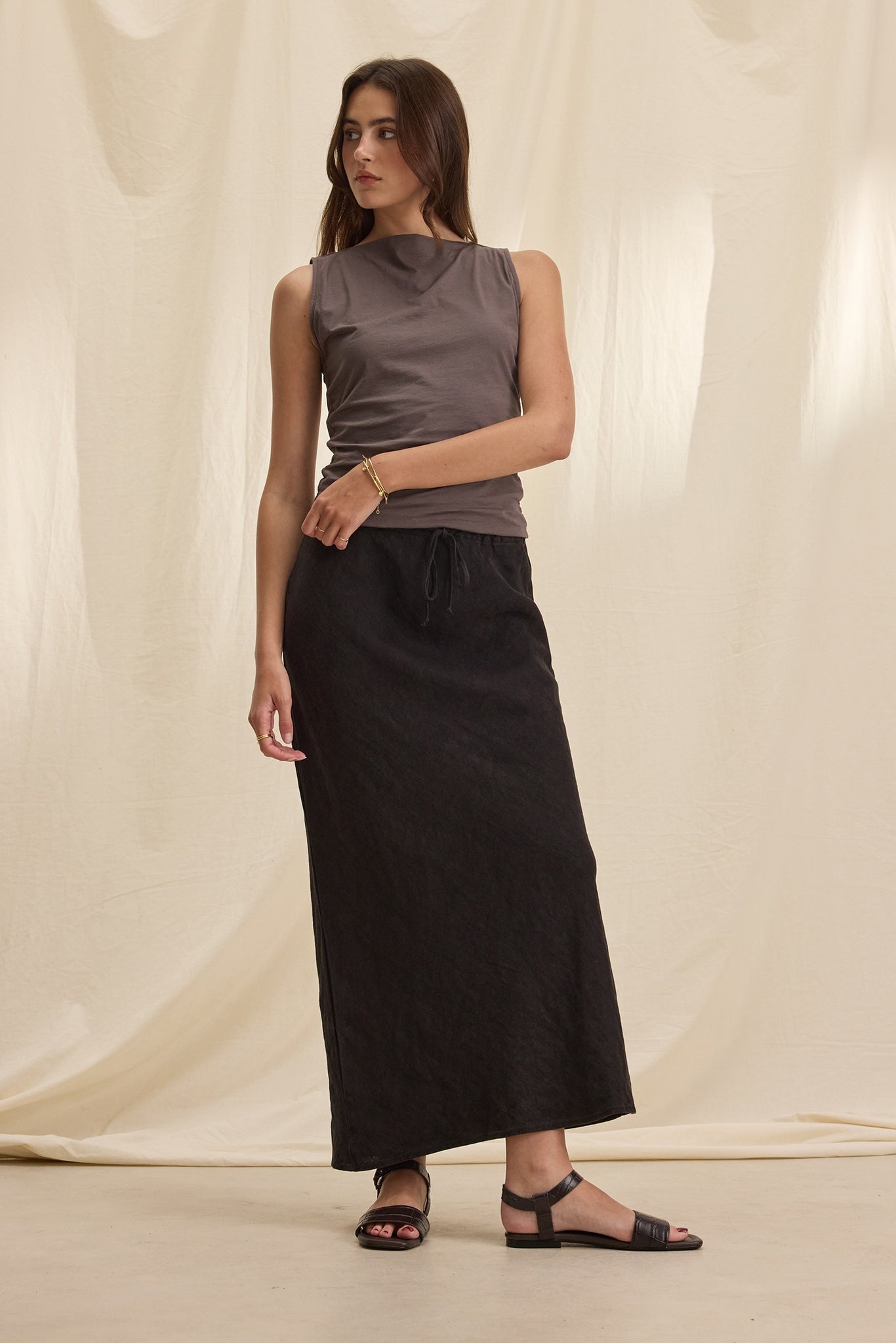 Velvet Beka07 Heavy Linen Long Skirt in Black