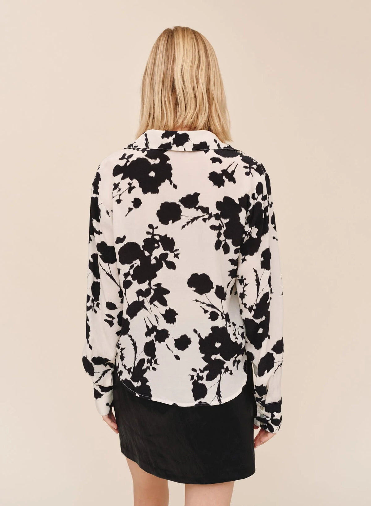 Bella Dahl Long Sleeve Button Up Shirt with Wide Cuff in Ivory Floral