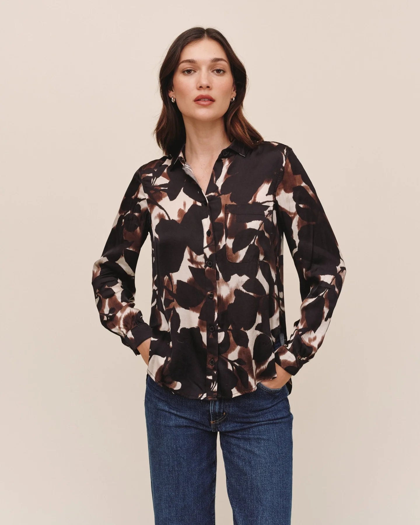 Bella Dahl Long Sleeve Round Hem Button Down in Shadow Floral Print