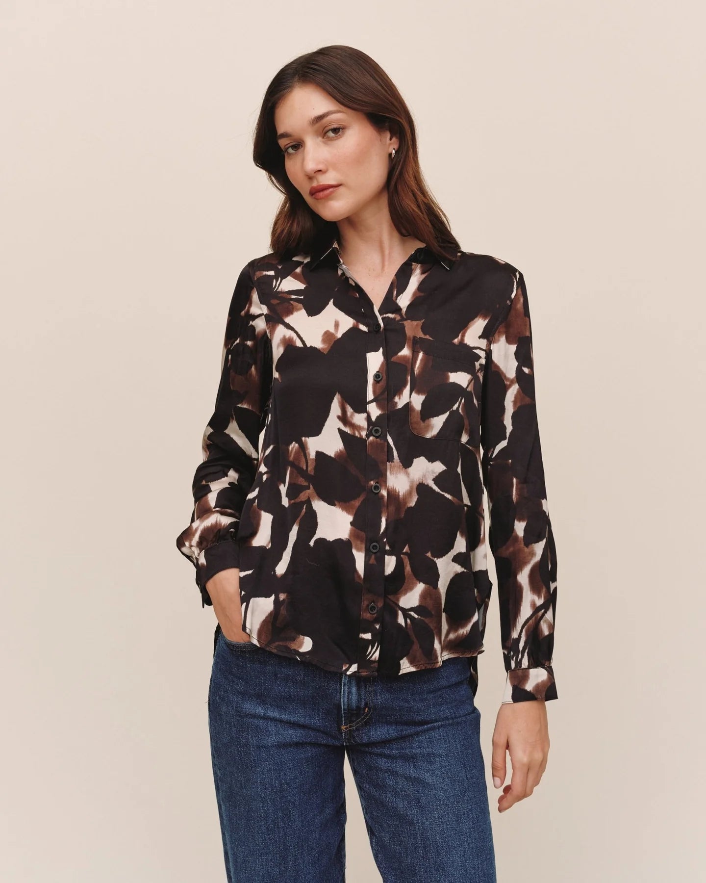 Bella Dahl Long Sleeve Round Hem Button Down in Shadow Floral Print