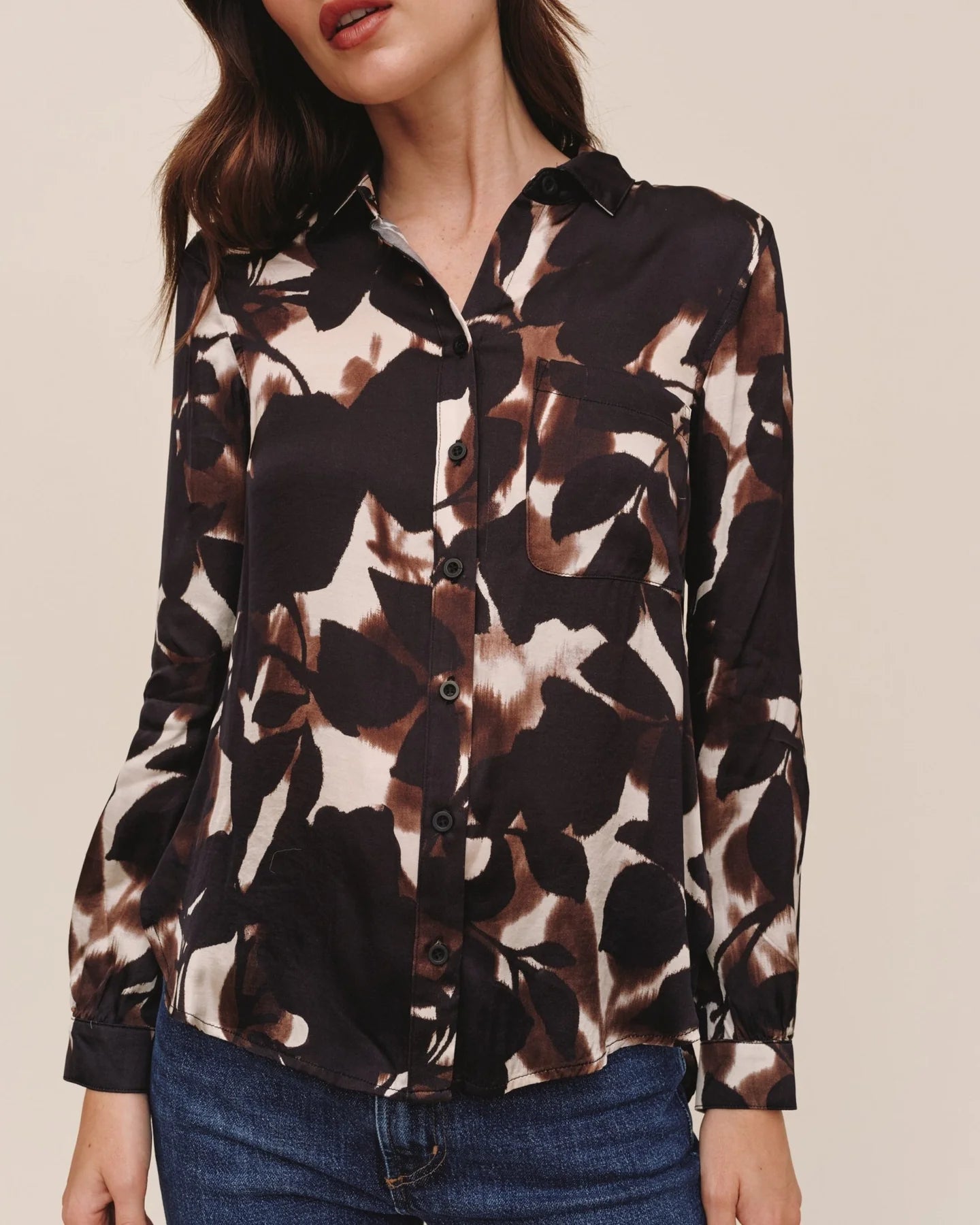 Bella Dahl Long Sleeve Round Hem Button Down in Shadow Floral Print