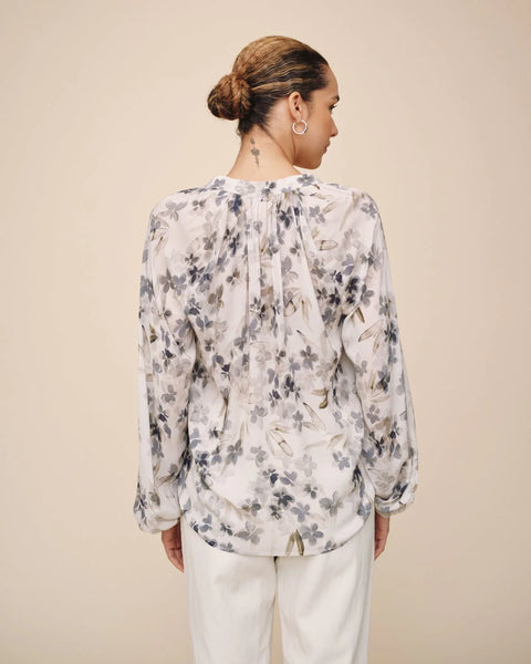 Bella Dahl Long Sleeve Shirred Raglan Shirt in Frozen Wisteria