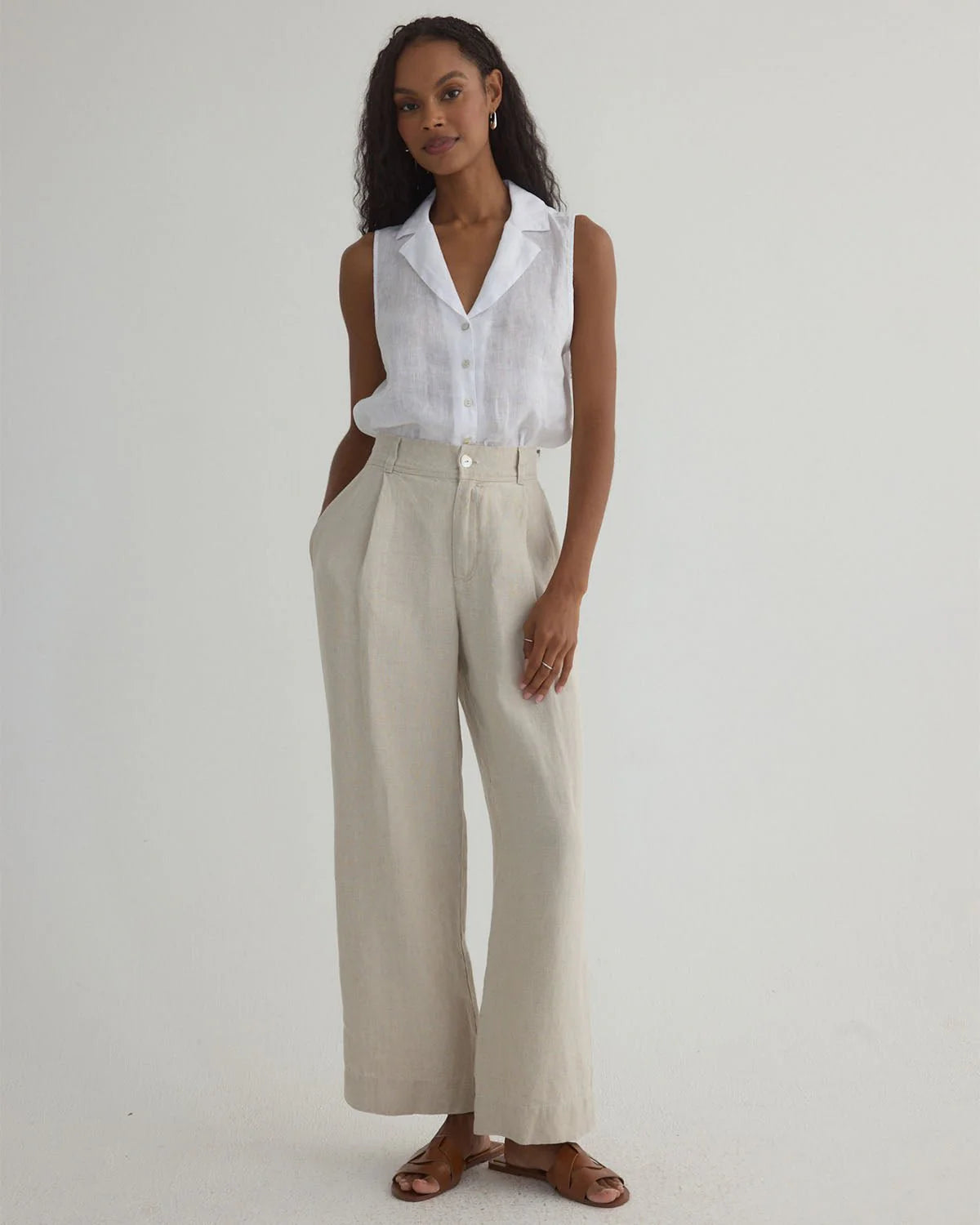 Bella Dahl Pleated Wide Leg Pant in Linen Sand