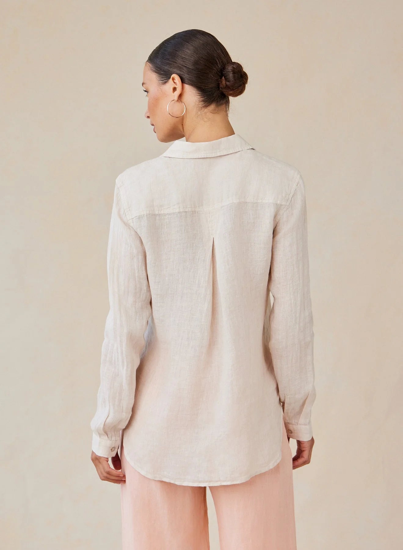 Bella Dahl Pocket Button Down in Linen Sand
