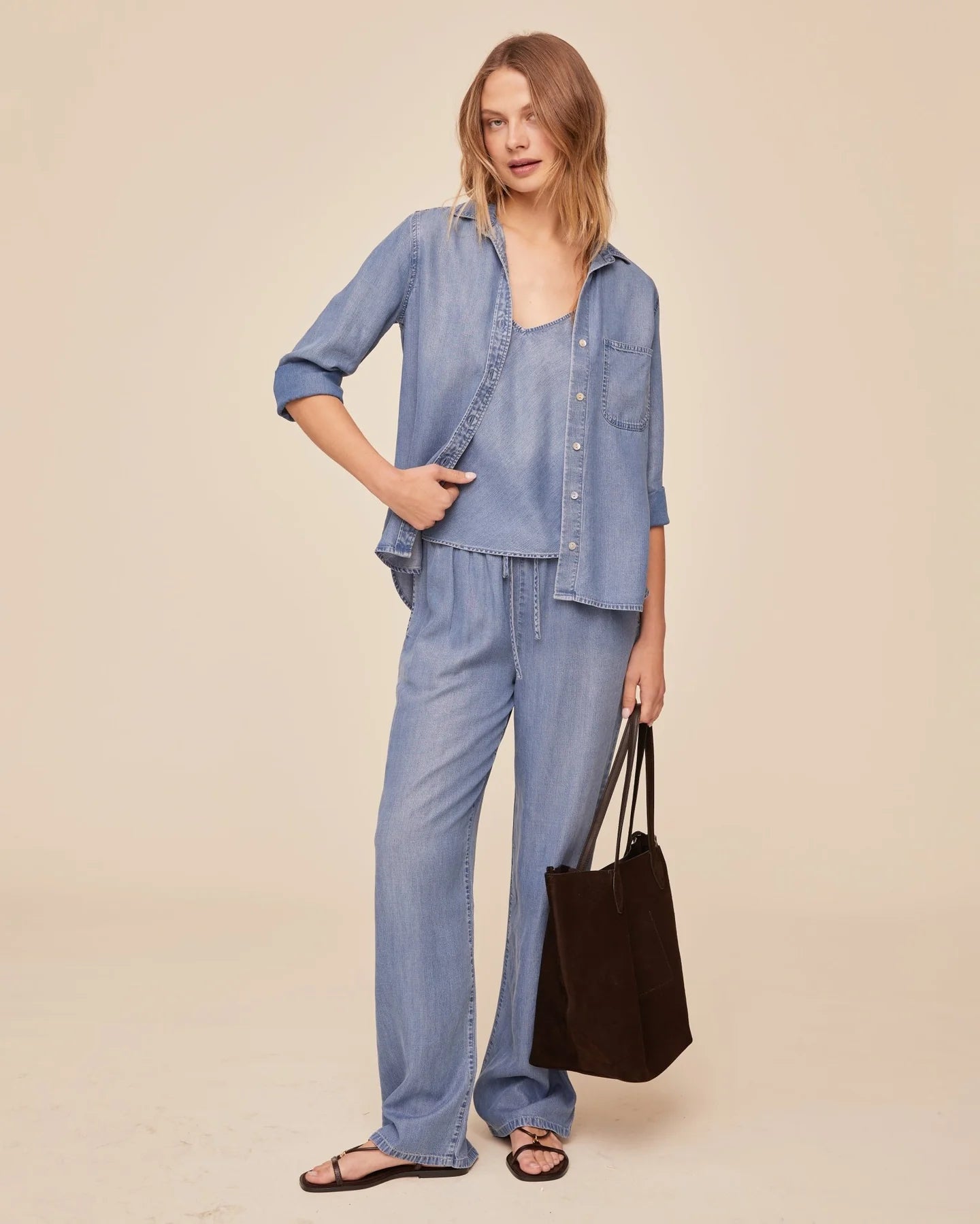 Bella Dahl Shirt Tail Button Down in Indigo Harbor Wash