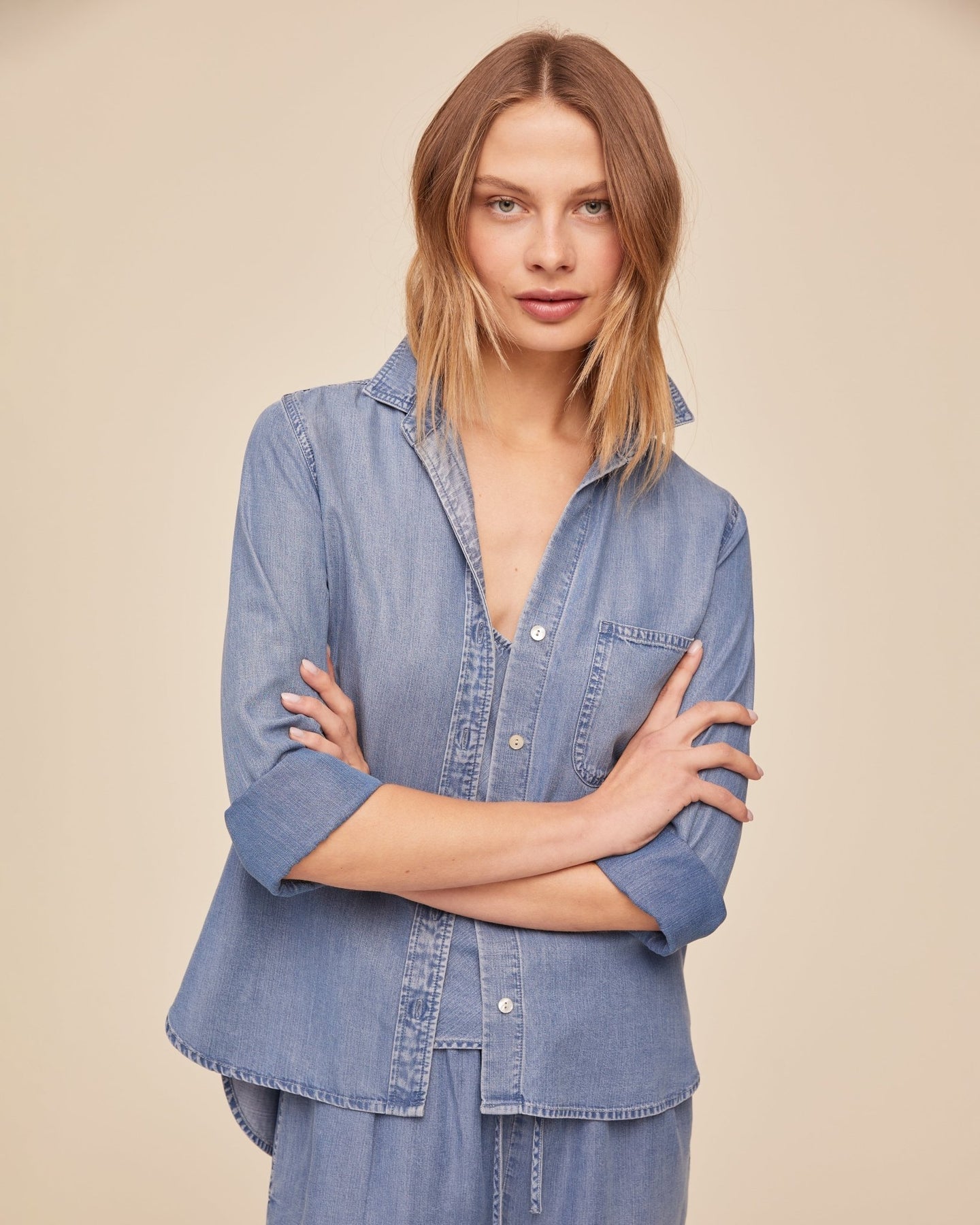 Bella Dahl Shirt Tail Button Down in Indigo Harbor Wash