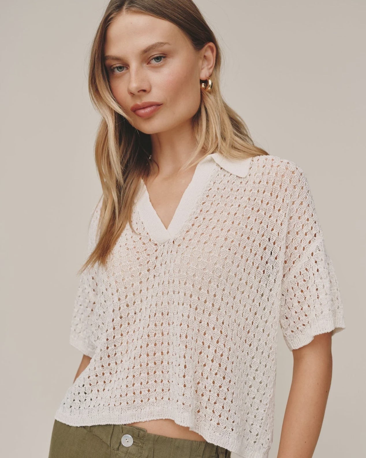 Bella Dahl Short Sleeve Crop Pullover in Sandstone