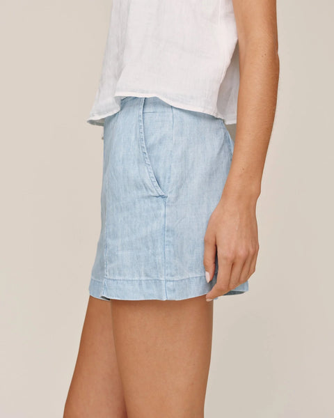 Bella Dahl Smocked Back Seam Short in Sun Bleached Wash