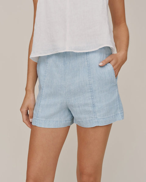 Bella Dahl Smocked Back Seam Short in Sun Bleached Wash