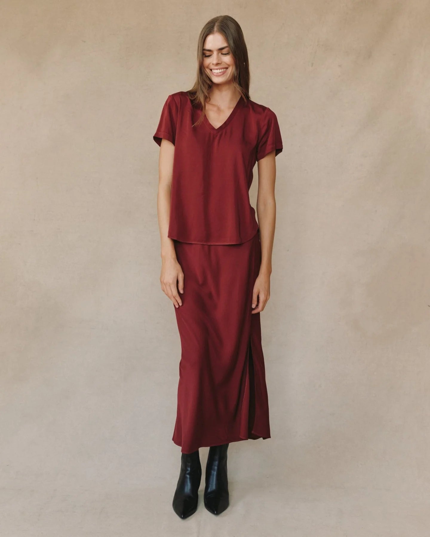 Bella Dahl V-Neck Tee - Deep Plum