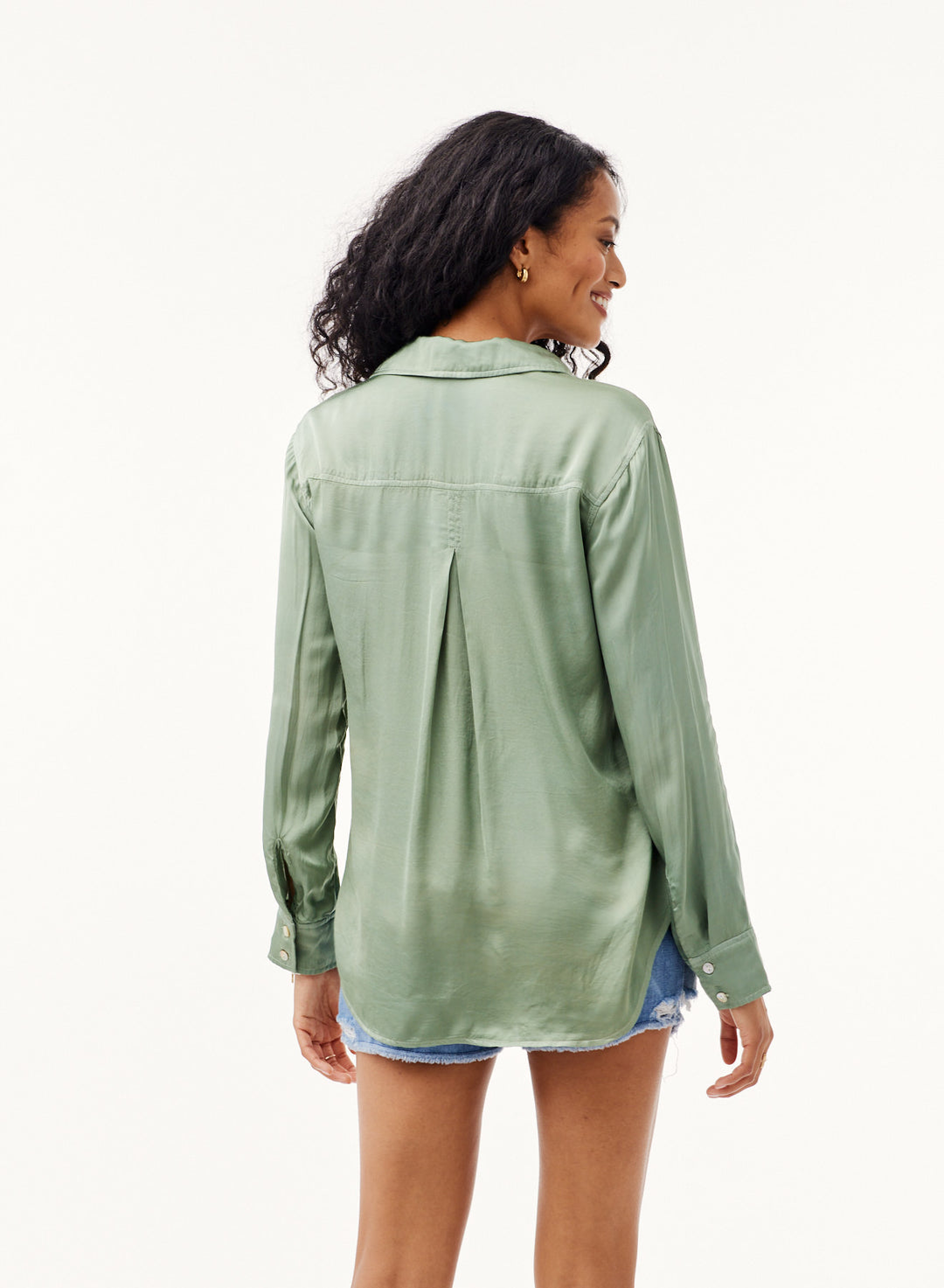 Bella Dahl side slit button down shirt in cedar green