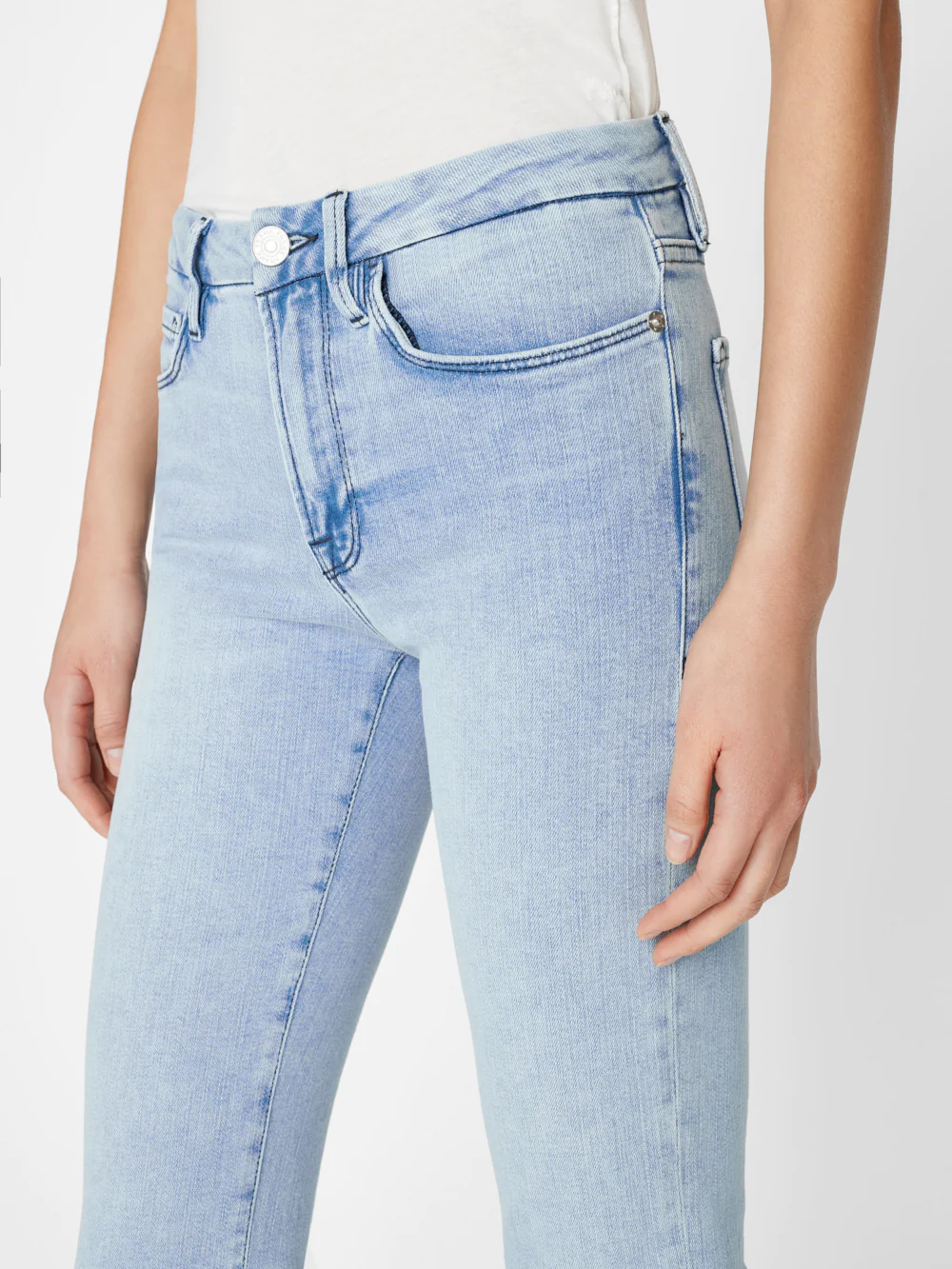 FRAME Le Crop Mini Boot Raw Stagger in Yorba Chew