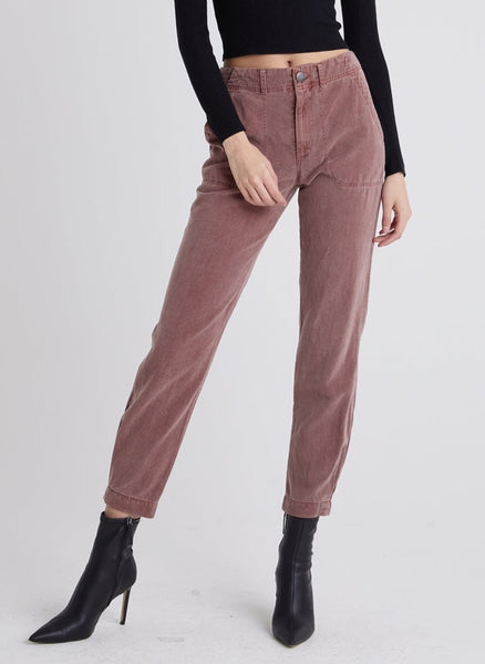 bella dahl charley pleated cuff utility pant in amber brown
