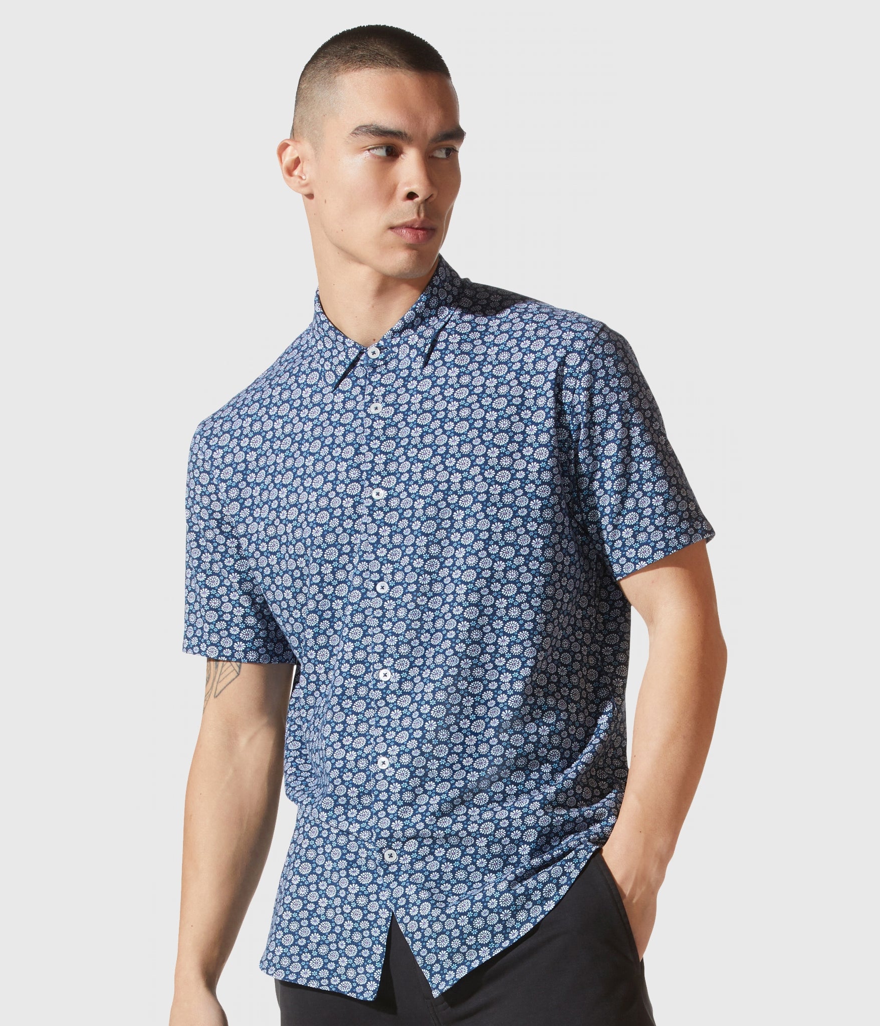 Good Man Brand Flex Pro Lite Jersey Printed S/S Soft Shirt - Lyon's Blue Daisy Pop