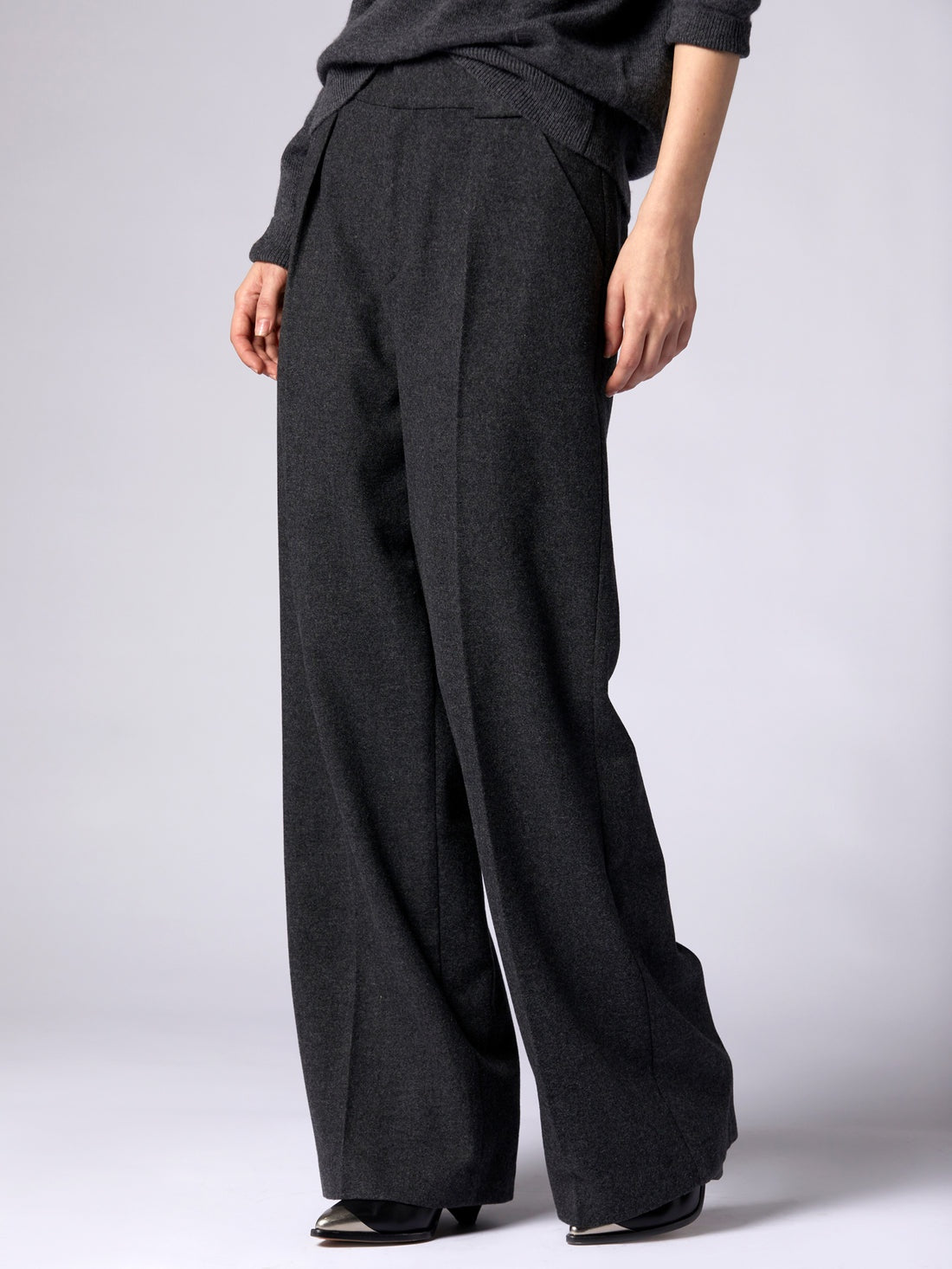 Equipment Owen Wool Trouser in Charcoal Heather